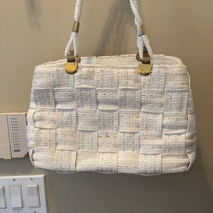 Elegant White Woven BERTINI M&G  Handbag. Made in Italy.